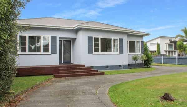 293 Fitzherbert Avenue, West End