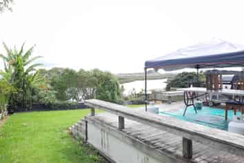 22 Rukumoana Place, Clendon Park