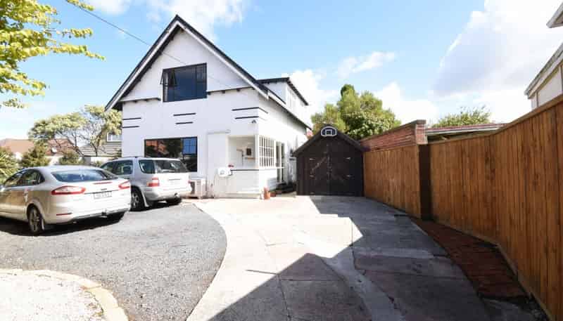 88 Grove Street, Saint Kilda