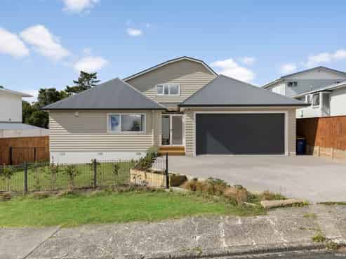 10 Melba Street, Beach Haven