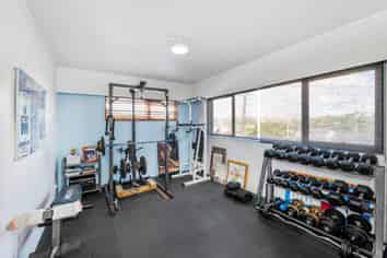 MOTIVATED VENDOR IS CLEAR - SELL IT!