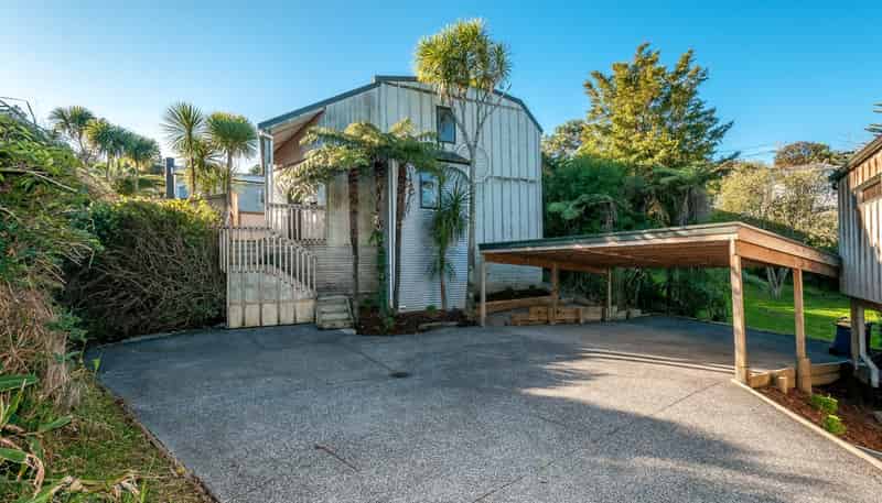 a/799 Beach Road, Browns Bay