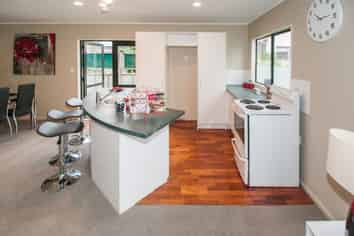 a/799 Beach Road, Browns Bay