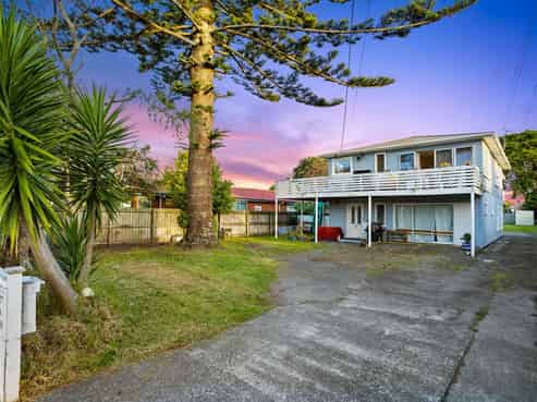 14 Yeovil Road, Te Atatu Peninsula