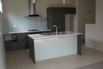 J/25 Garnet Road, Westmere