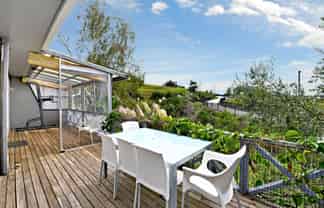 24 Felton Mathew Avenue, Saint Johns