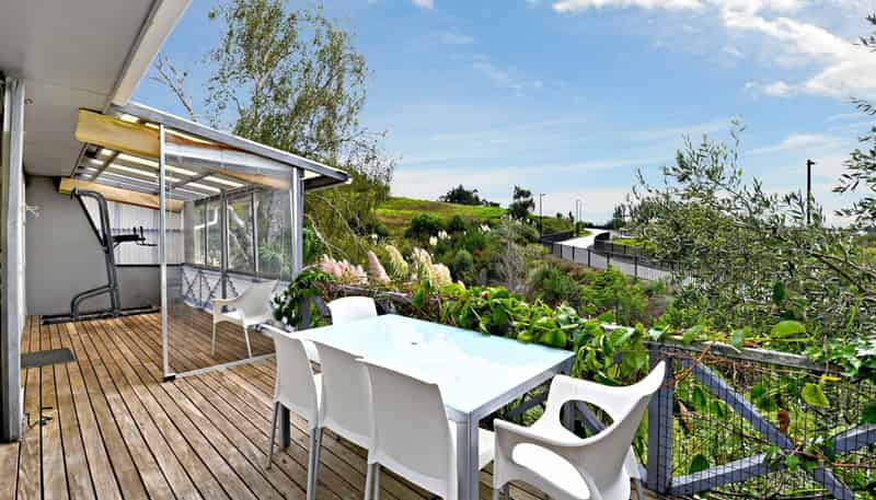 24 Felton Mathew Avenue, Saint Johns