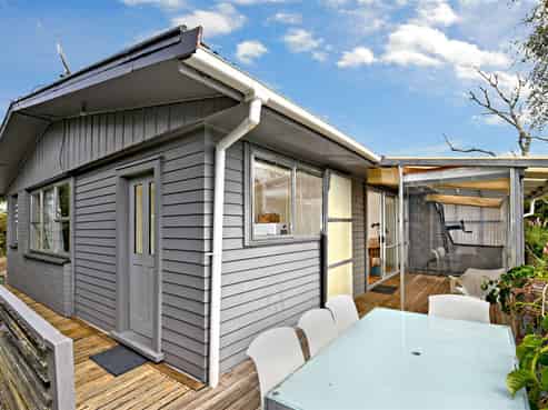 24 Felton Mathew Avenue, Saint Johns