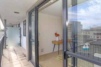 D409/176 Broadway, Newmarket