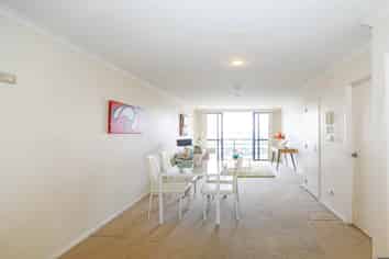 D409/176 Broadway, Newmarket