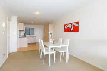 D409/176 Broadway, Newmarket