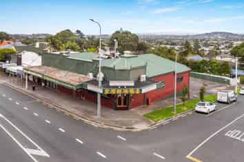 SUPERB MOUNT EDEN DEVELOPMENT SITE