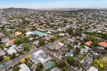 SUPERB MOUNT EDEN DEVELOPMENT SITE