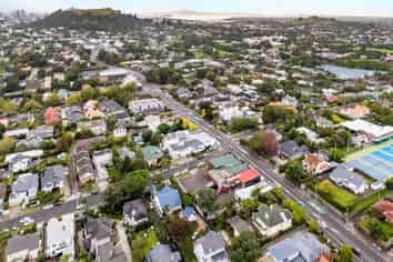 SUPERB MOUNT EDEN DEVELOPMENT SITE