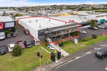 Multi tenanted investment on prime corner site