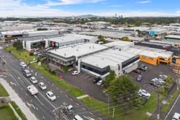 Multi tenanted investment on prime corner site