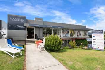 Multi tenanted investment on prime corner site