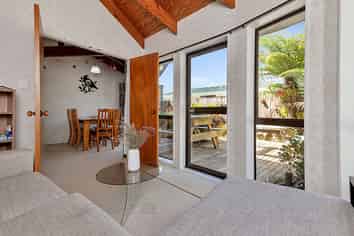 115 Paramount Parade, Tikipunga