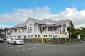 Medical Mile Office Corner For Lease