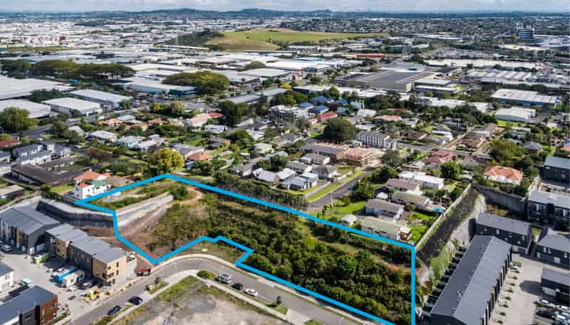 11 & 13 Ryburn Road, Mount Wellington