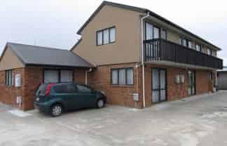 8/6 Beaumont Street, Hamilton East