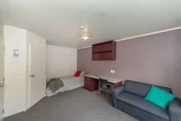 8/6 Beaumont Street, Hamilton East