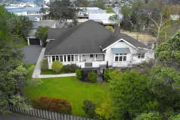 Busy Bank Street offices