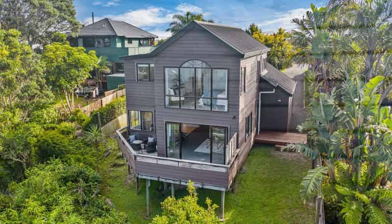 2/60 Rangatira Road, Beach Haven