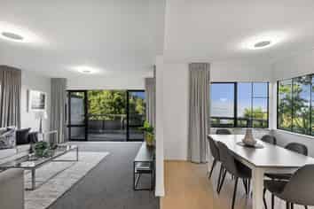 2/60 Rangatira Road, Beach Haven