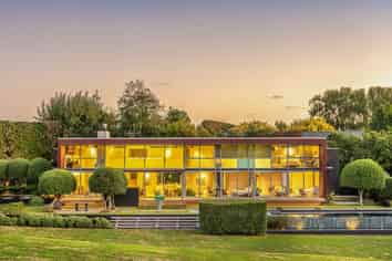 30D Western Line, Westmere