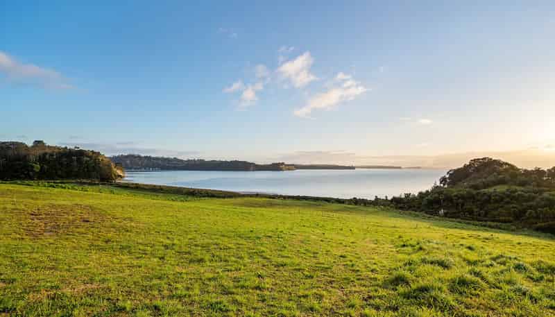 3 Takahuri Place, Okura