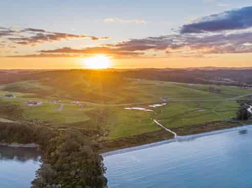 3 Takahuri Place, Okura