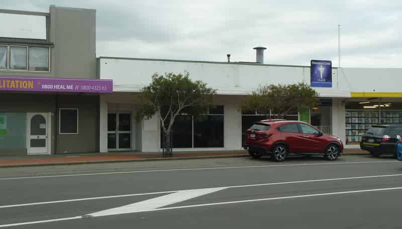 6 Lyttleton Avenue, Porirua