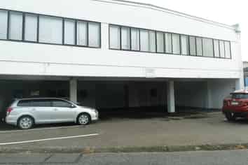 Exposure Plus With 6 Carparks