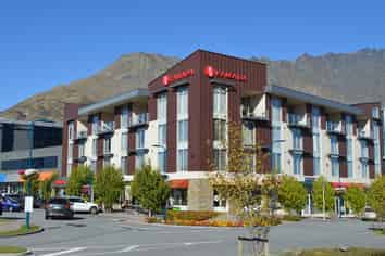 Solid Tenants and Return