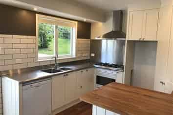 27 Ellice Road, Totara Vale