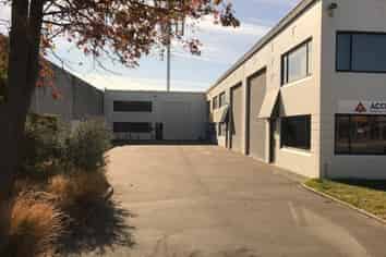 Modern Tilt Slab Warehouse - Available Now!