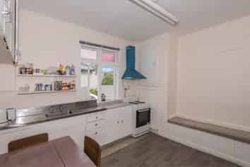 111 Maunu Road, Avenues