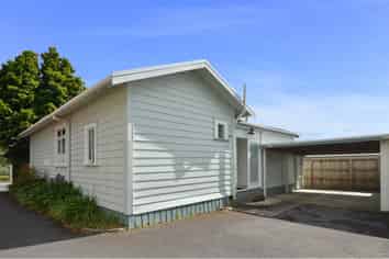 111 Maunu Road, Avenues