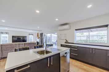 168 Charles Street, Westshore