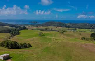 443 Hot Water Beach Road, Hahei