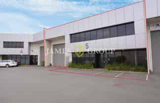 Well-presented Airport Oaks Facility For Lease