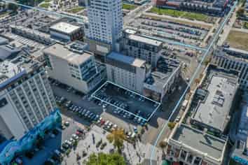 On Christchurch Cathedral's Doorstep