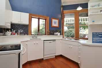 SOUTHERN COMFORT BACKPACKERS