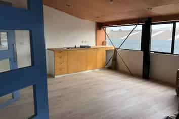 High Profile Showroom/Warehouse in Sydenham