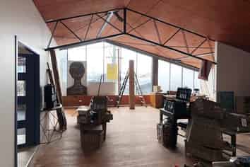 High Profile Showroom/Warehouse in Sydenham