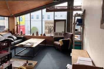 High Profile Showroom/Warehouse in Sydenham