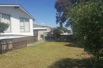 25 Shamrock Crescent, Omaha