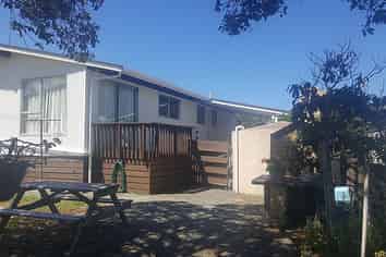 25 Shamrock Crescent, Omaha