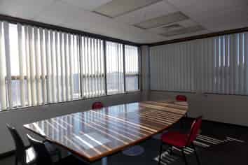 Well presented office space - for lease 